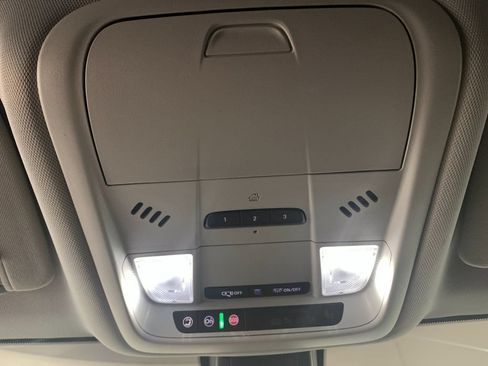 Used 2022 Chevrolet Blazer LT FWD image 27