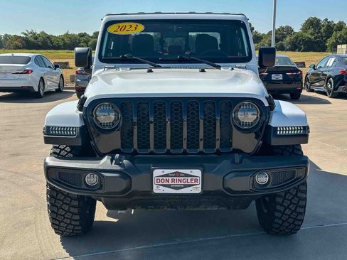 Used 2023 Jeep Gladiator Sport AWD/4WD image 8