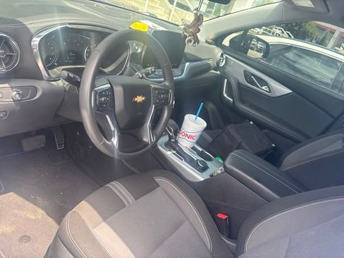 Used 2024 Chevrolet Blazer LT w/ Convenience Package FWD image 3