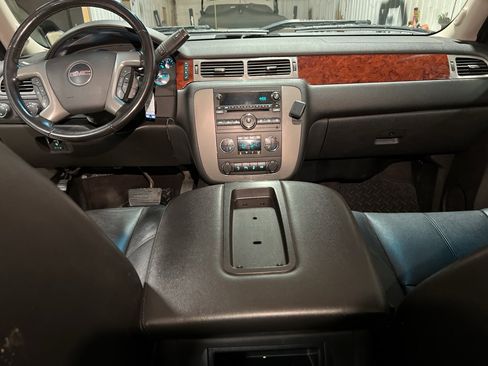 Used 2013 GMC Sierra 2500 SLT w/ SLT Convenience Package image 19