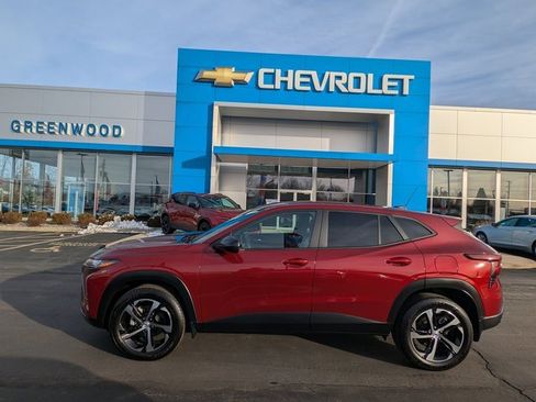 Used 2024 Chevrolet Trax RS w/ Driver Confidence Package image 2