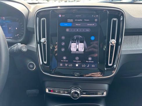 Certified 2026 Volvo XC40 B5 Plus w/ Climate Package AWD/4WD image 13