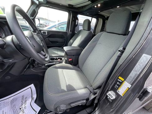 Used 2025 Jeep Gladiator Sport image 10