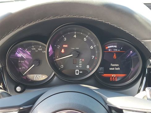 Used 2025 Porsche Macan image 33