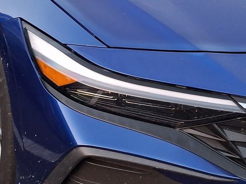 Certified 2024 Hyundai Elantra SEL FWD image 7
