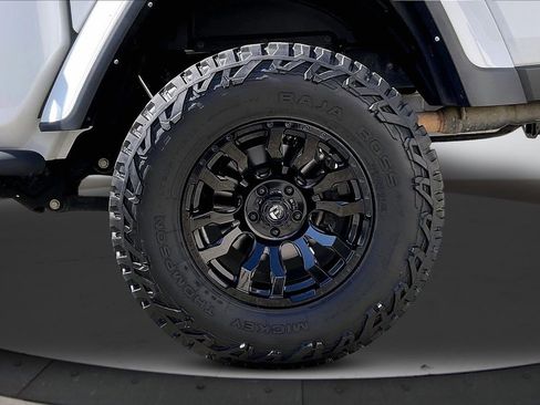 Certified 2022 Jeep Gladiator Sport AWD/4WD image 35