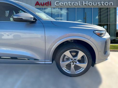 New 2025 Audi Q5 Premium Plus image 12