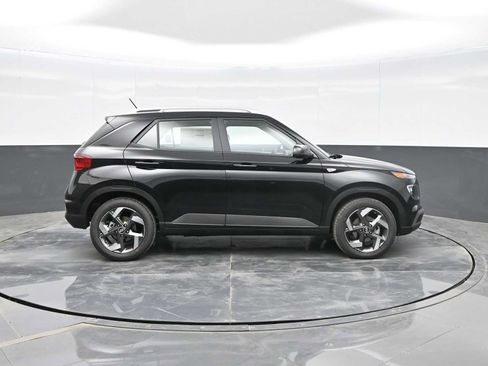New 2026 Hyundai Venue SEL image 9