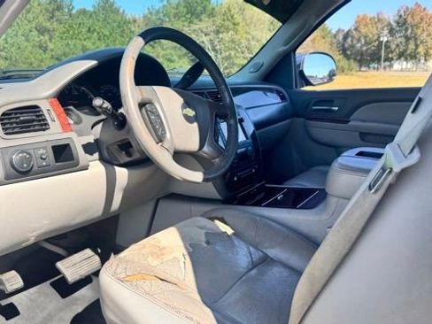 Used 2013 Chevrolet Suburban LTZ image 26