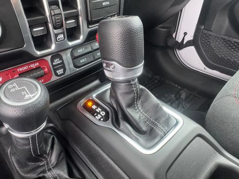 Used 2026 Jeep Wrangler Unlimited Rubicon AWD/4WD image 26
