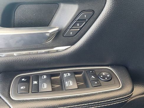Used 2022 RAM 1500 Laramie AWD/4WD image 14