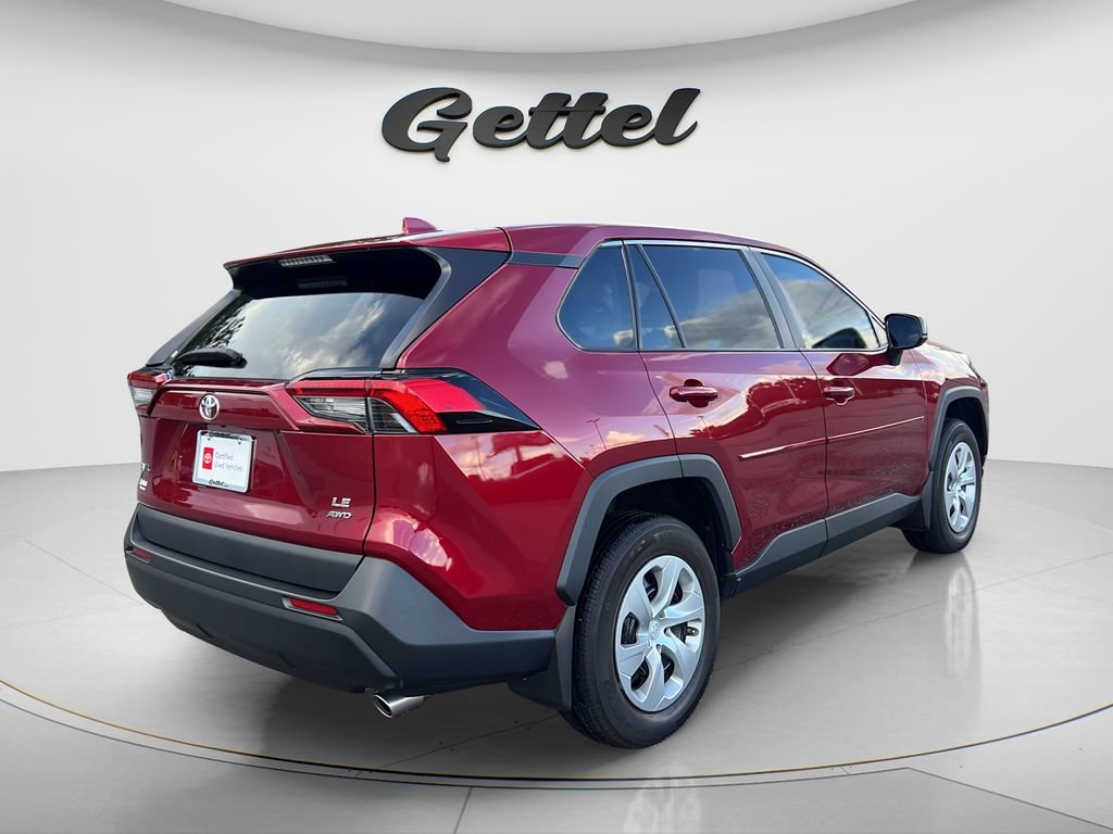 Used 2022 Toyota RAV4 LE AWD/4WD image 5