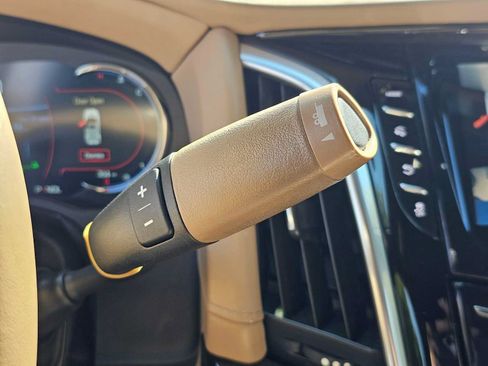 Used 2020 Cadillac Escalade ESV Platinum AWD/4WD image 33