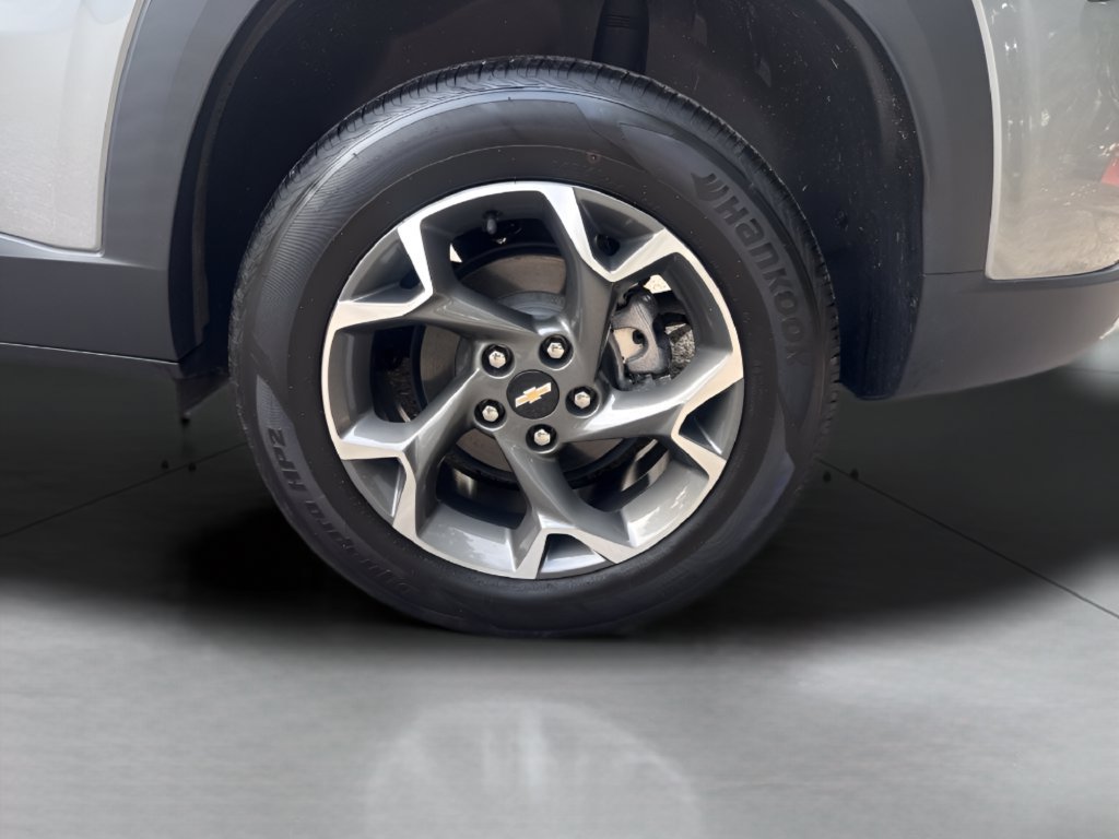 Used 2024 Chevrolet Trax LT FWD image 30