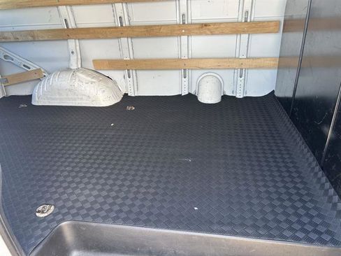 Used 2023 GMC Savana 2500 w/ Driver Convenience Package image 16