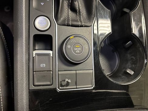 Used 2022 Volkswagen Atlas SE image 40