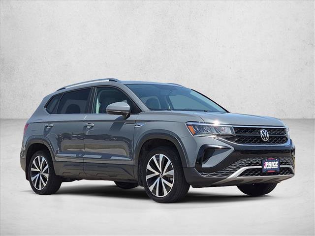 Used 2022 Volkswagen Taos SE FWD image 3