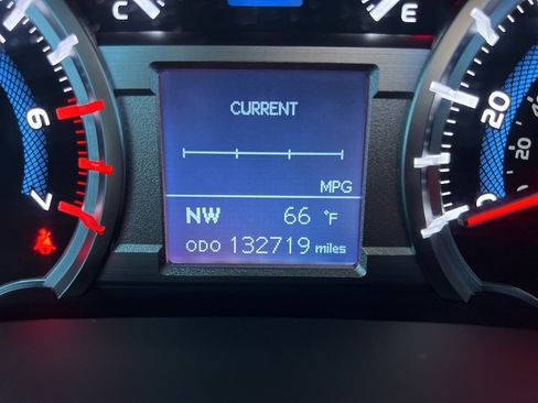 Used 2019 Toyota 4Runner SR5 Premium image 3