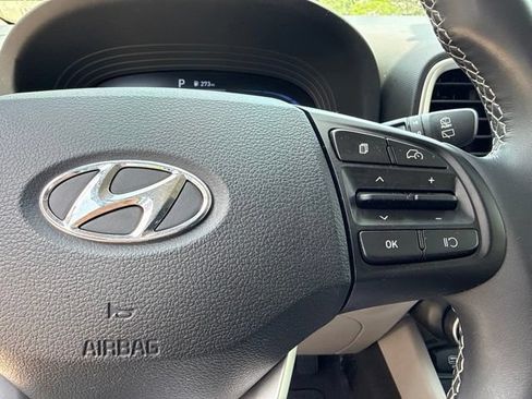 Used 2024 Hyundai Venue SEL FWD image 39