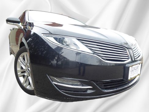 Used 2014 Lincoln MKZ w/ Equipment Group 101A Select image 1