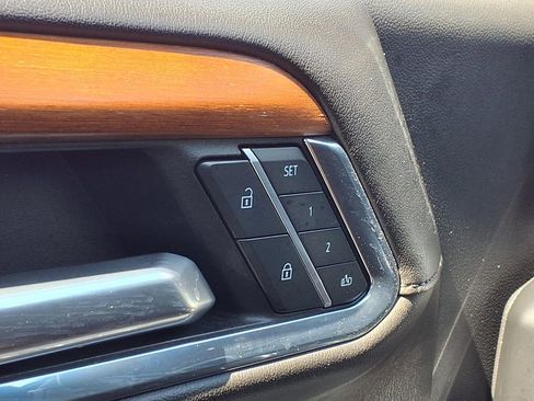 Used 2022 GMC Sierra 1500 Denali RWD image 38