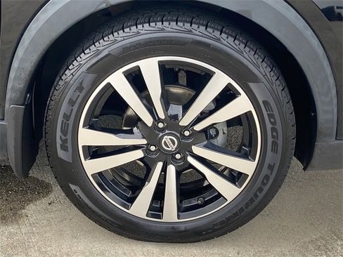 Used 2020 Nissan Kicks SV image 24