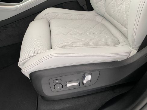 Used 2026 BMW X5 xDrive50e w/ Premium Package AWD/4WD image 13