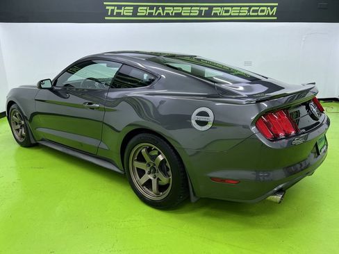 Used 2017 Ford Mustang Coupe RWD image 7
