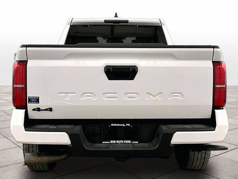 Used 2024 Toyota Tacoma TRD Sport AWD/4WD image 4