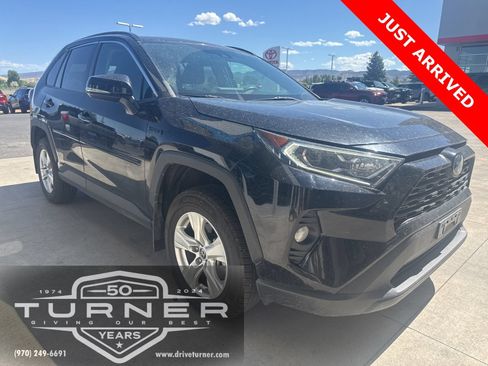 Used 2021 Toyota RAV4 XLE w/ Convenience Package AWD/4WD image 1