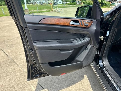 Used 2017 Mercedes-Benz GLS 450 4MATIC image 21
