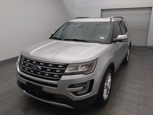 Used 2017 Ford Explorer Limited w/ Equipment Group 301A FWD image 15