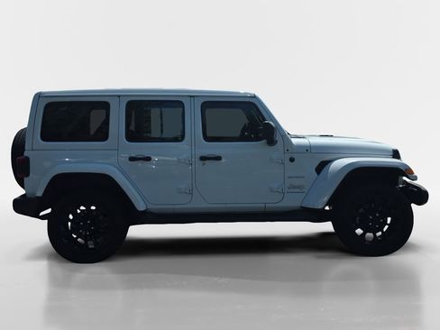Used 2023 Jeep Wrangler Unlimited Sahara w/ Cold Weather Group AWD/4WD image 3