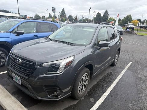 Used 2023 Subaru Forester Premium AWD/4WD image 6