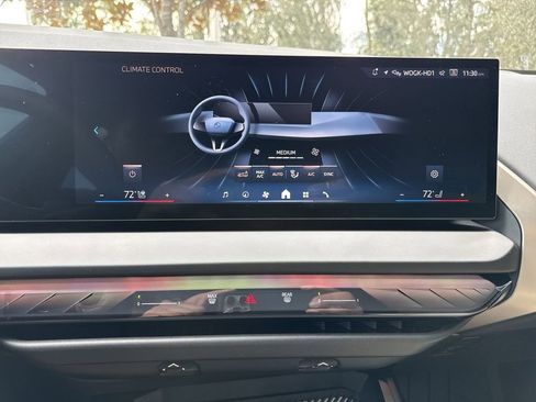 Certified 2025 BMW X3 xDrive30i w/ Premium Package image 23