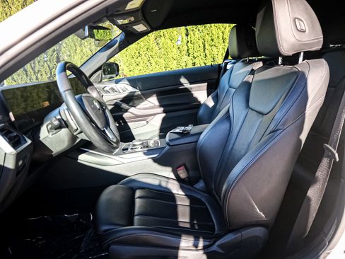 Used 2024 BMW 430i Convertible w/ Convenience Package image 17