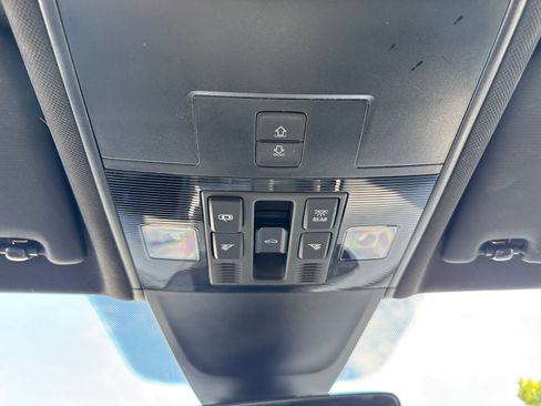Certified 2023 Volkswagen Tiguan SE R-Line FWD image 35
