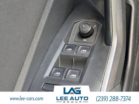 Used 2019 Volkswagen Jetta R-Line w/ R-Line Cold Weather Package image 18