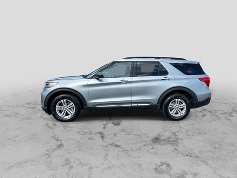 Used 2022 Ford Explorer XLT w/ Equipment Group 202A AWD/4WD image 5