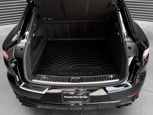 Certified 2022 Porsche Cayenne GTS AWD/4WD image 30