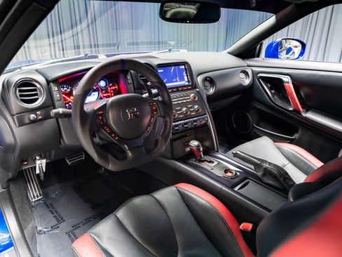 Used 2013 Nissan GT-R Black Edition AWD/4WD image 7
