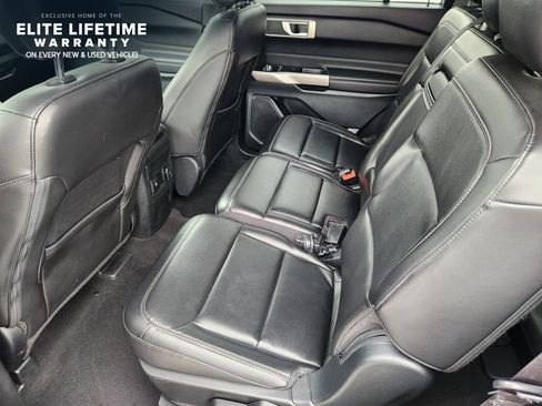 Used 2023 Ford Explorer XLT w/ Equipment Group 202A AWD/4WD image 29
