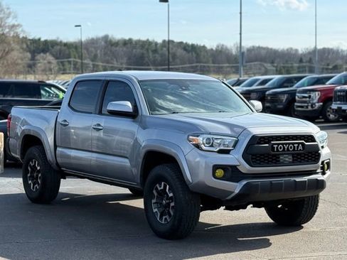 Used 2018 Toyota Tacoma SR5 image 30