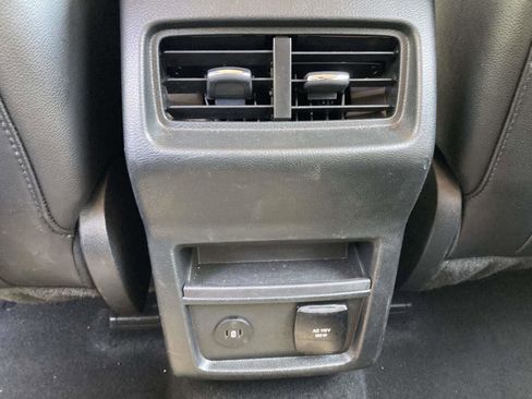 Used 2024 Ford Edge Titanium image 18