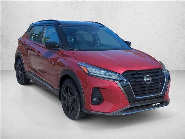 Used 2023 Nissan Kicks SR w/ SR Premium Package FWD image 3
