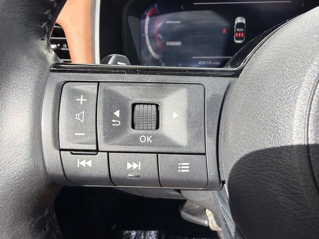 Used 2024 Nissan Rogue Platinum FWD image 27