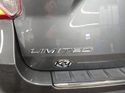 Used 2022 Ford Explorer Limited w/ Limited Technology Package image 10