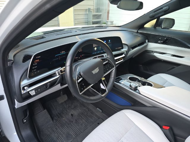 Used 2024 Cadillac Lyriq Luxury RWD image 14