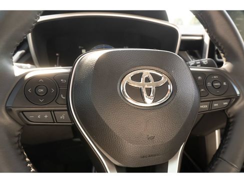 Used 2024 Toyota Corolla Cross XLE w/ Convenience Package FWD image 30