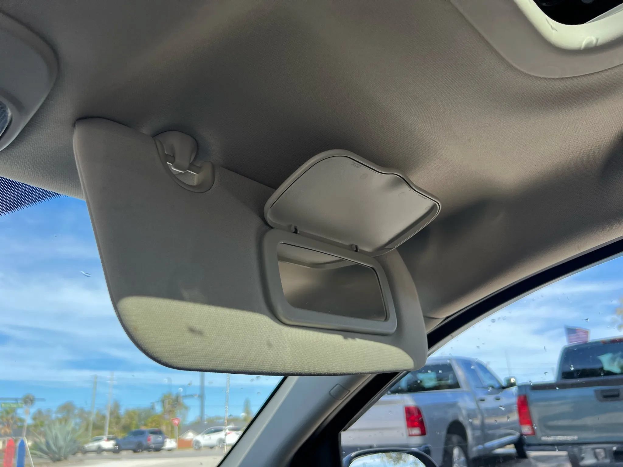 Used 2011 Dodge Caliber Uptown w/ Security Group FWD image 31